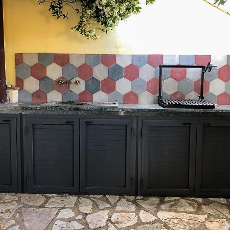 コッラッツォーネUmbria, "Casa Sagrantina" Con Piscina E Pergolatoアパートメント エクステリア 写真