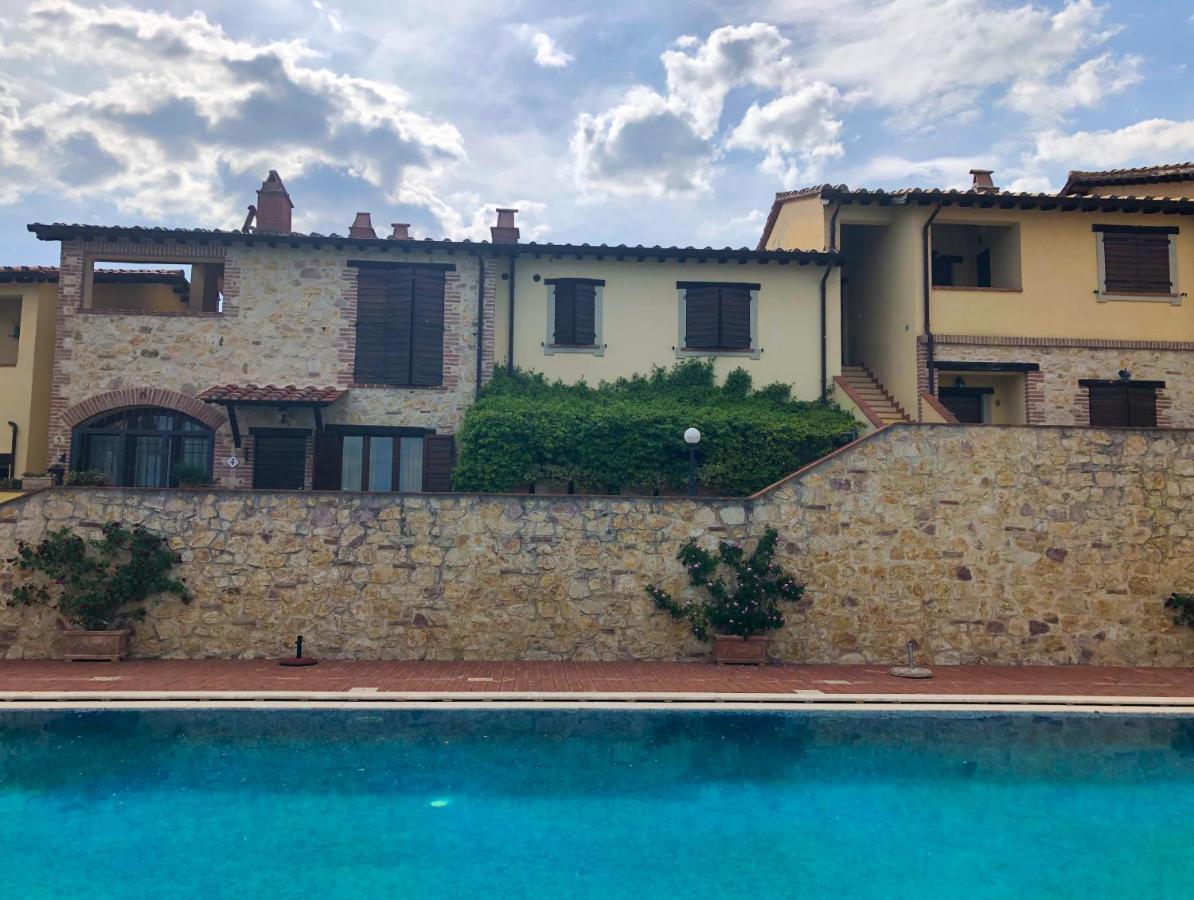 コッラッツォーネUmbria, "Casa Sagrantina" Con Piscina E Pergolatoアパートメント エクステリア 写真
