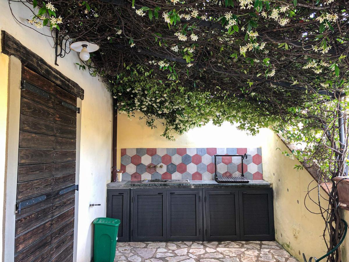 コッラッツォーネUmbria, "Casa Sagrantina" Con Piscina E Pergolatoアパートメント エクステリア 写真