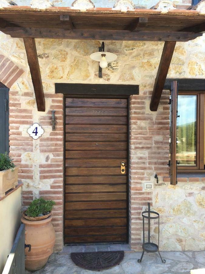 コッラッツォーネUmbria, "Casa Sagrantina" Con Piscina E Pergolatoアパートメント エクステリア 写真